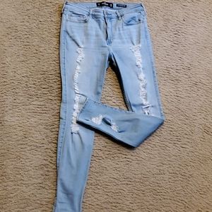 Hollister High-Rise Super Skinny size 11 S